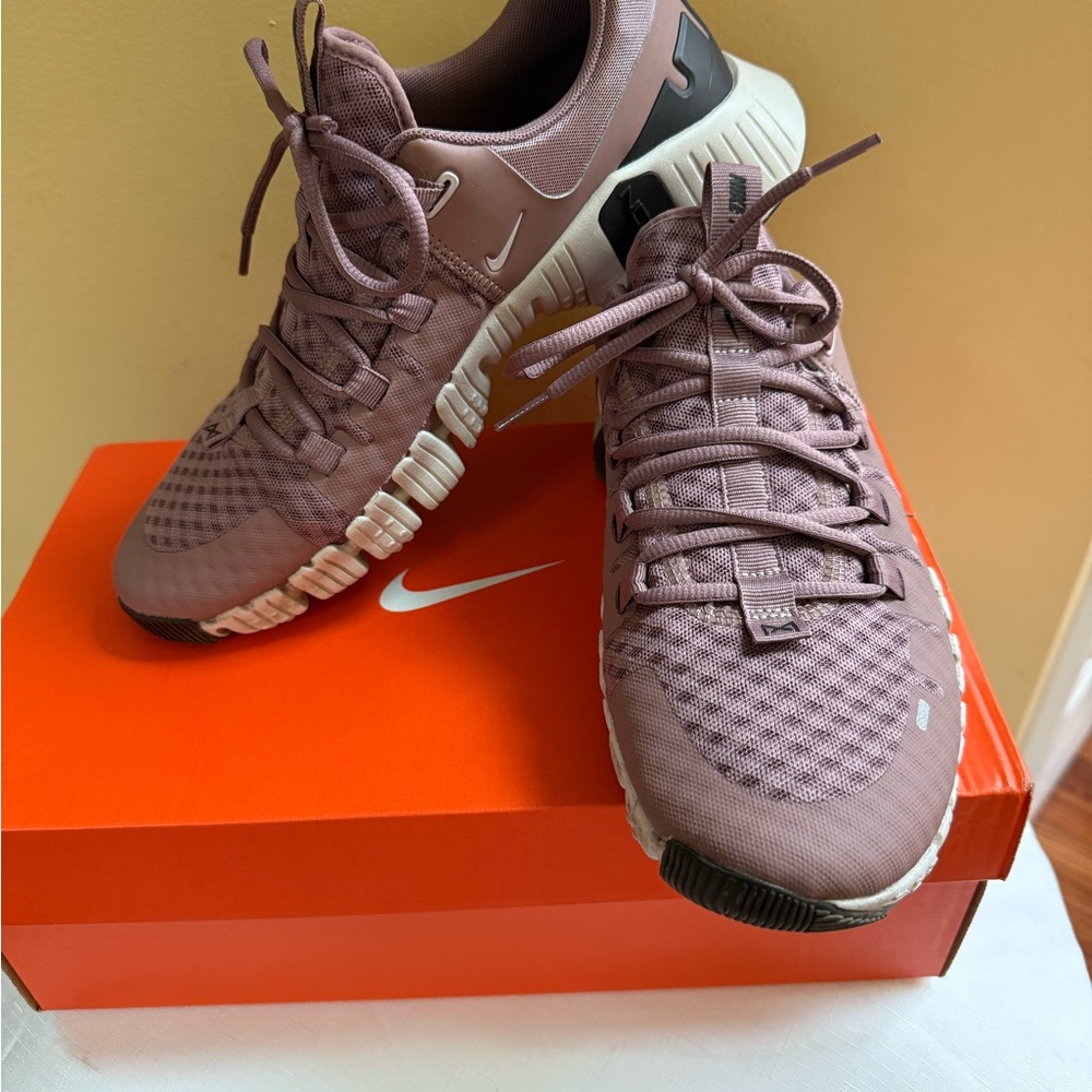 Nike Women's Athletic Shoes Mauve Pink and Cream